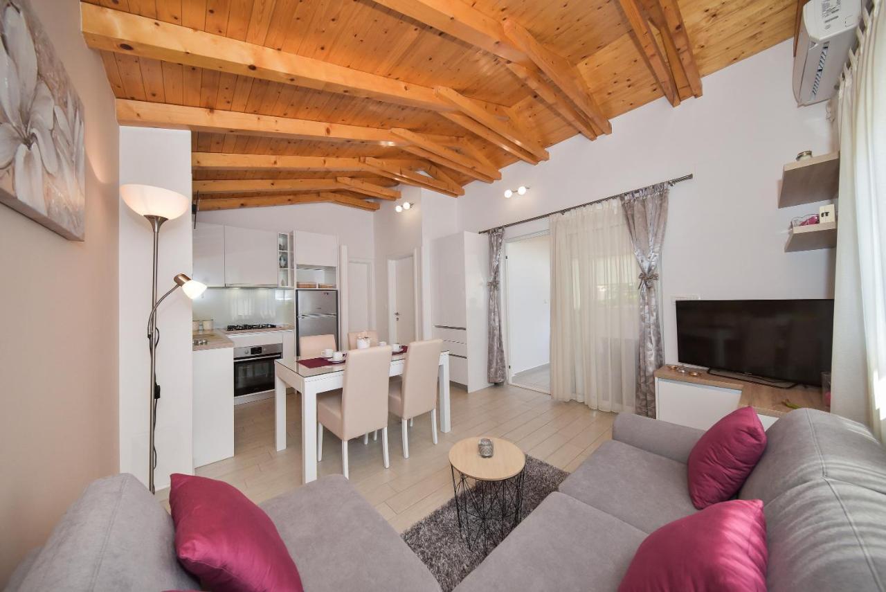 Apartment Irena Posedarje Eksteriør bilde