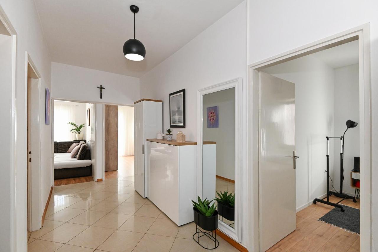 Apartment Irena Posedarje Eksteriør bilde