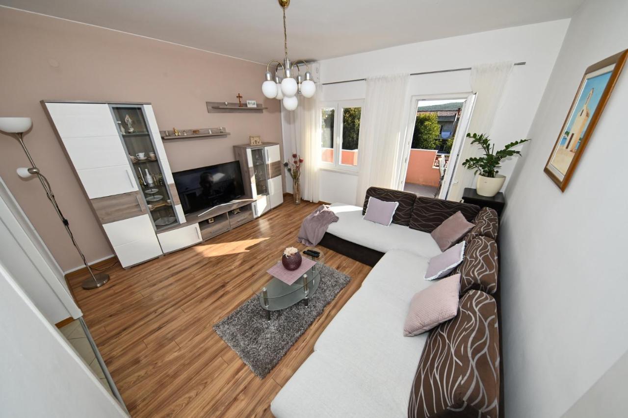 Apartment Irena Posedarje Eksteriør bilde